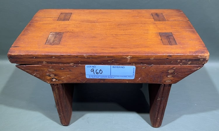 COUNTRY MORIST BENCH (1 of 3)