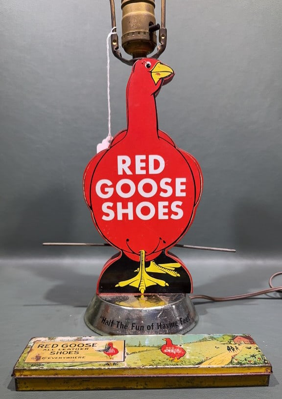 RED GOOSE SHOES LAMP AND ADVERTISING TIN (1 of 5)