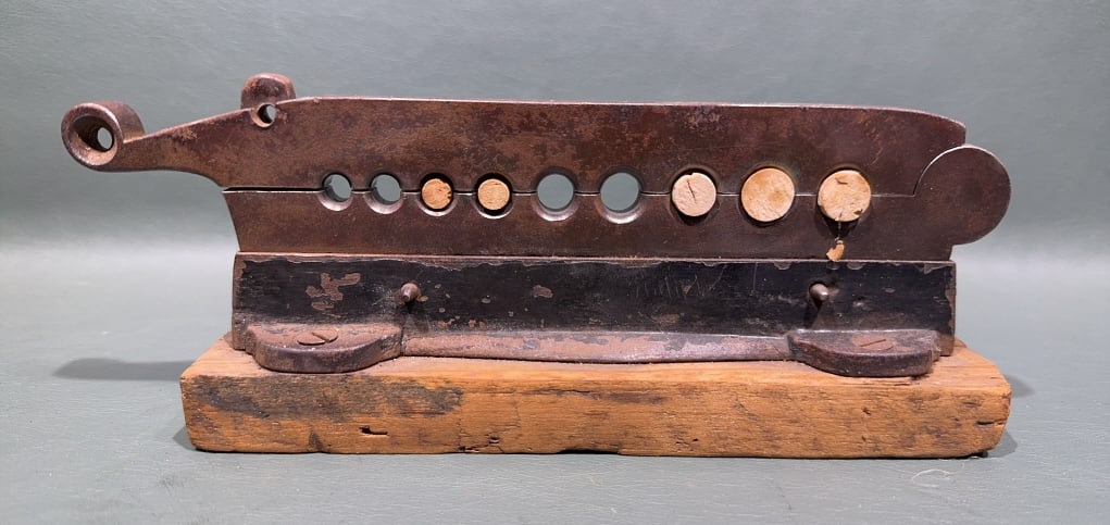 ANTIQUE OSBORNE LEATHER REIN ROUNDER TOOL (1 of 4)