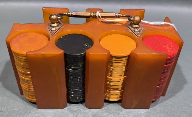 BUTTERSCOTCH BAKLELITE VINTAGE POKER SET (1 of 5)