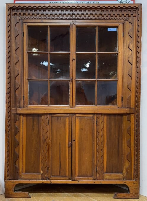 ANTIQUE EASTERN SHORE RALPH CORNER CUPBOARD (1 of 9)