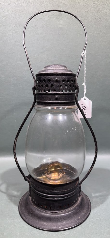 ANTIQUE LANTERN (1 of 4)