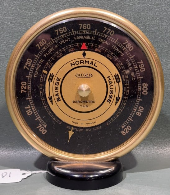 VINTAGE JAEGER MODEL 7AB ANEROID BAROMETER (1 of 4)