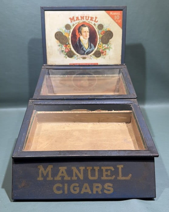 MANUEL CIGARS STORE ADVERTISING CABINET (1 of 4)