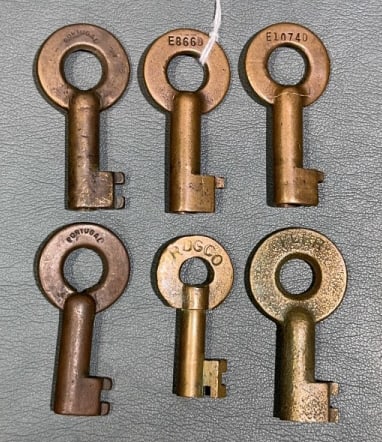 6 VARIOUS RAILROAD LOCK KEYS (1 of 3)