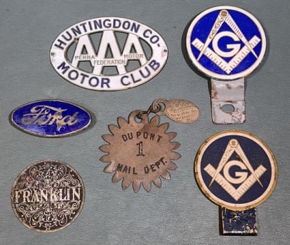 DUPONT, MOTOR CLUB & MASONIC LICENSE PLATE TOPPERS (1 of 6)