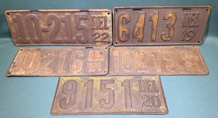 5 EARLY DELAWARE LICENSE PLATES: 1919-1922 15" X 5-1/2" TAG NOT LIVE