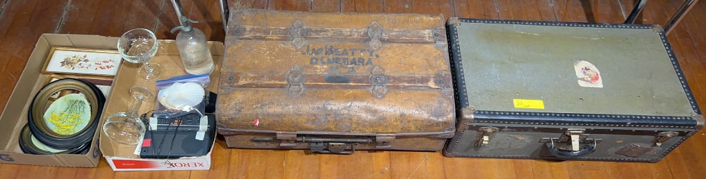 2 VINTAGE TRUNKS & SMALLS LOT: 28" X 15" X 10"