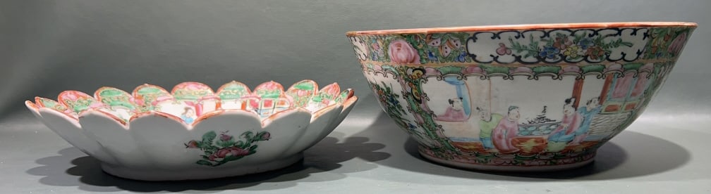 ROSE MEDALLION BOWL & SCALLOPED SERVING DISH