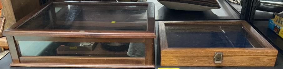 2 WOODEN SHOWCASES
