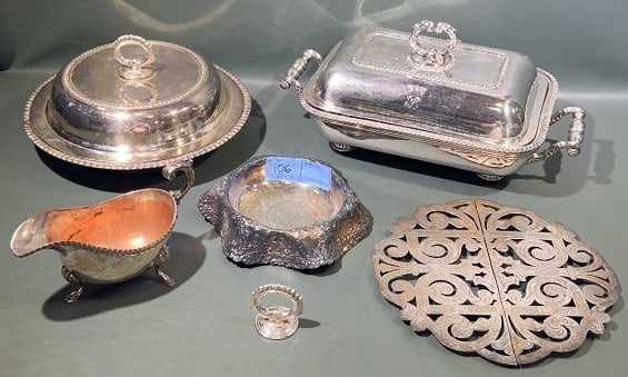 COLLECTION OF VARIOUS SERVING PIECES