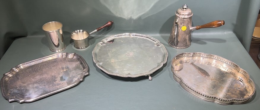 SILVERPLATE PLATTERS & CUPS (1 of 7)