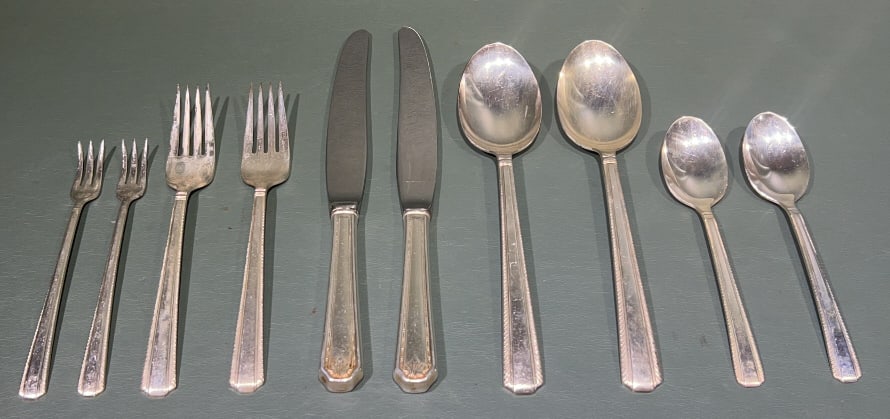 LG SET OF SILVERPLATE FLATWARE