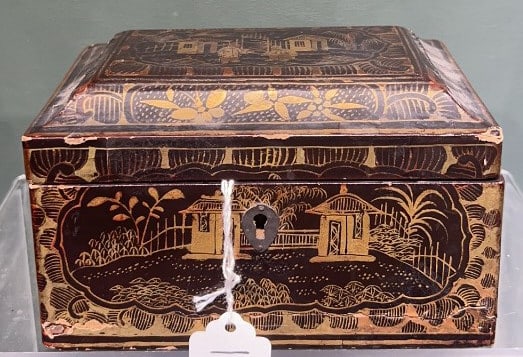 ANTIQUE PAINTE DECORATED ORIENTAL TEA CADDY