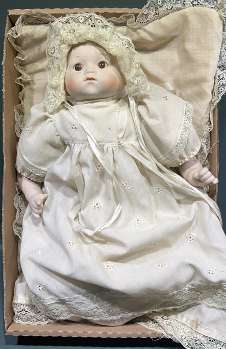 ANTIQUE BISQUE BABY: 17" X 11"