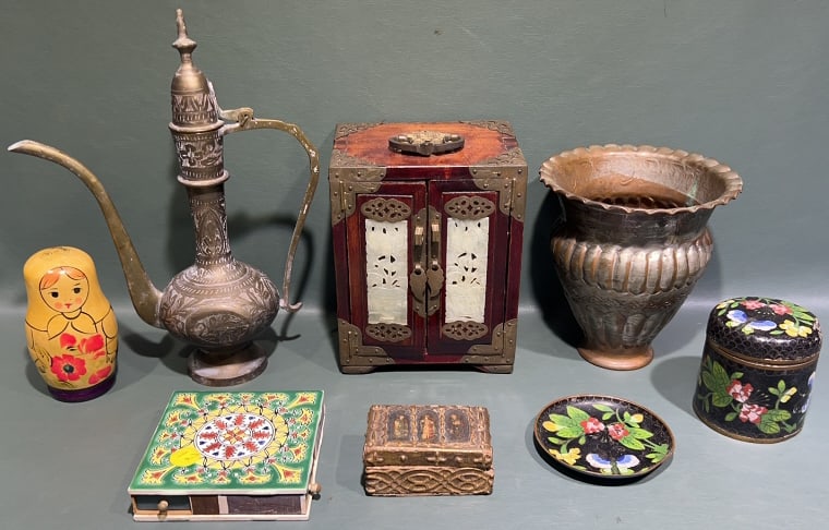 COLLECTION OF ORIENTAL SMALLS (1 of 6)