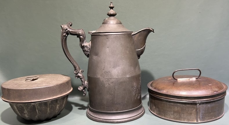 ANTIQUE PEWTER PITCHER & MOLD LOT: 12" TALL