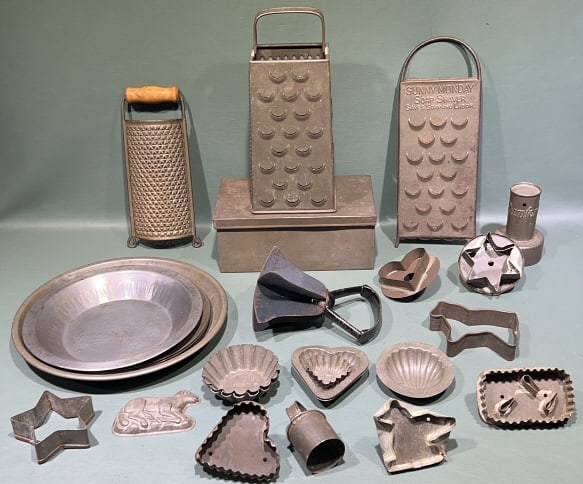 COLLECTION OF ANTIQUE METAL KITCHENWARE (1 of 5)