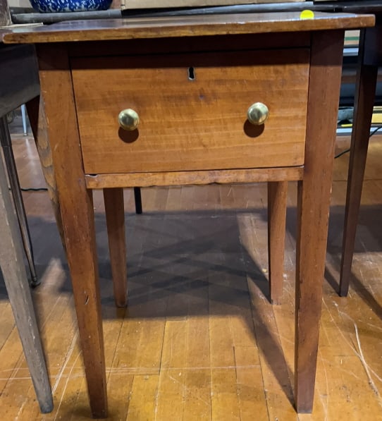 ANTIQUE 1 DRAWER CHERRY TABLE: 20-1/2" X 20-1/2" X 29"
