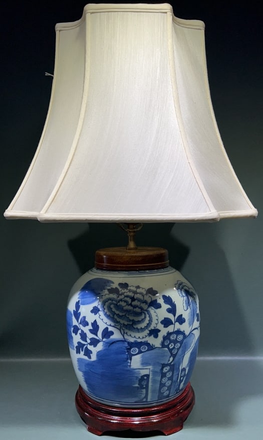 LARGE BLUE & WHITE ORIENTAL GINGER JAR LAMP: 27" TALL