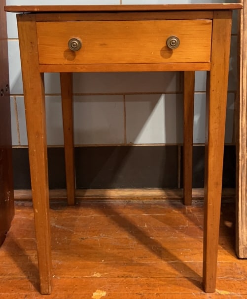 ANTIQUE COUNTRY 1 DRAWER STAND (1 of 5)