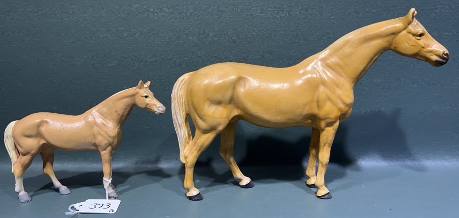 2 METAL HORSES (1 of 5)