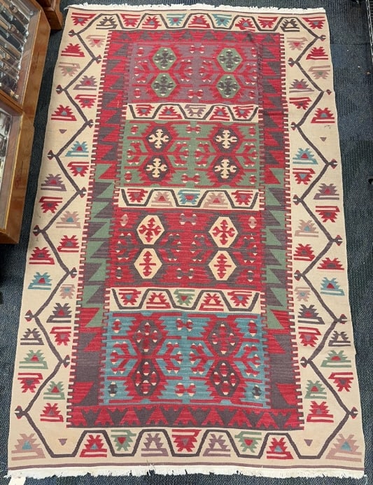 VINTAGE TURKISH HANDMADE RUG: 8' X 5'