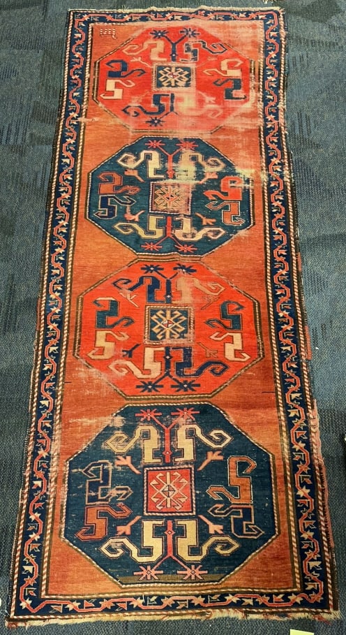 ANTIQUE HANDMADE ORIENTAL RUNNER RUG (1 of 4)