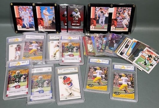 COLLECTION OF VARIOUS FOOTBALL & BASEBALL CARDS (1 of 4)