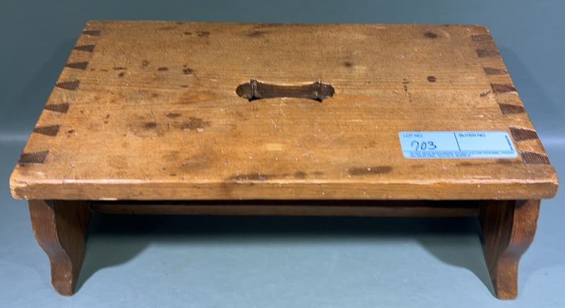 PINE DOVE TAILED SPLAY LEG STAND (1 of 2)