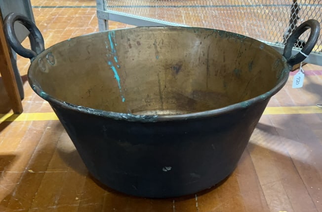 ANTIQUE COPPER CAULDRON W/IRON HANDLES: 29.5" X 15"