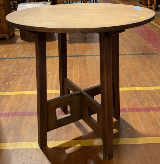 LIMBERT ARTS & CRAFTS OAK CUT OUT TABLE (1 of 5)