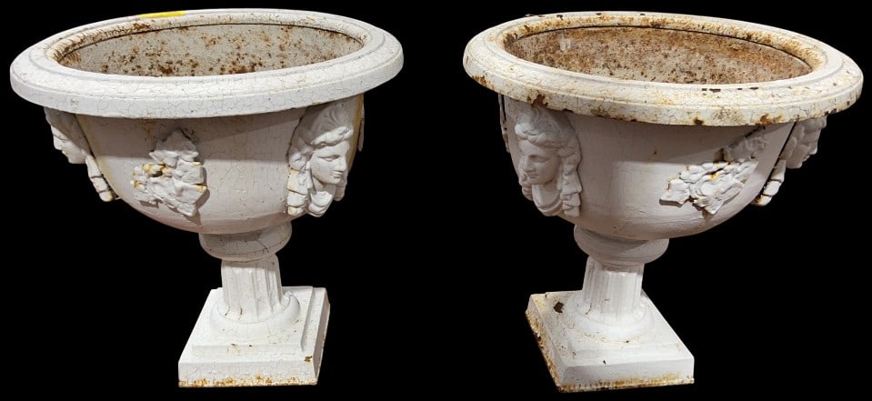 4 ANTIQUE CAST IRON JENNY LIND GARDEN URNS (1 of 8)