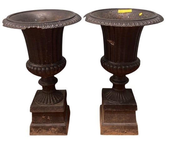 PR CAST IRON 2 PC GARDEN URNS
