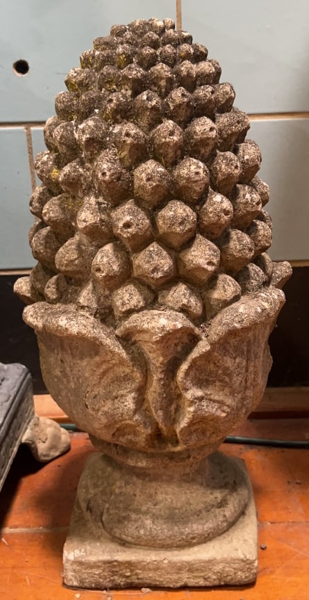 VINTAGE CONCRETE PINEAPPLE GARDEN STATUE