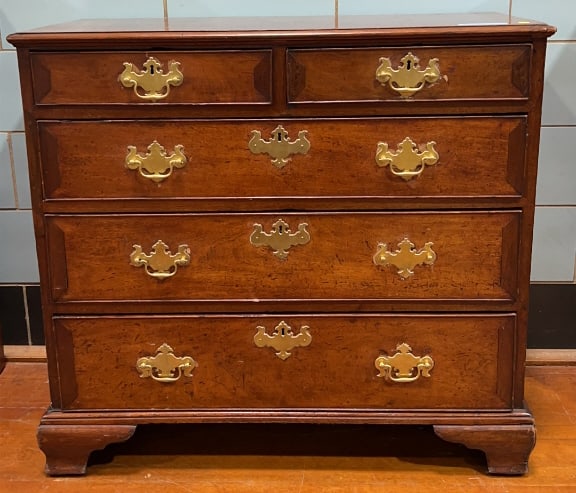 ANTIQUE ENGLISH CHIPPENDALE STYLE CHEST (1 of 6)