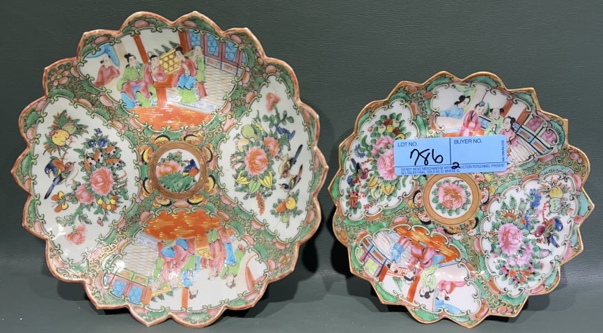2 ROSE MEDALLION SCALLOPED BOWLS (1 of 4)