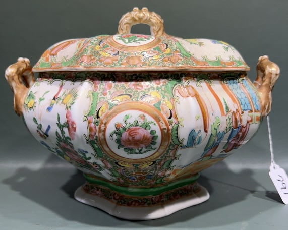 ROSE MEDALLION COVERED BOWL W/HANDLES: 10.5" X 8"