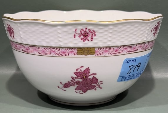 HEREND CHINESE BOUQUET RASPBERRY PORCELAIN BOWL: 7.5" X 4"