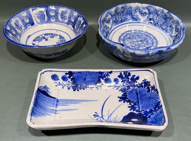 3 BLUE & WHITE EXPORT BOWLS: 7-1/2" X 2"