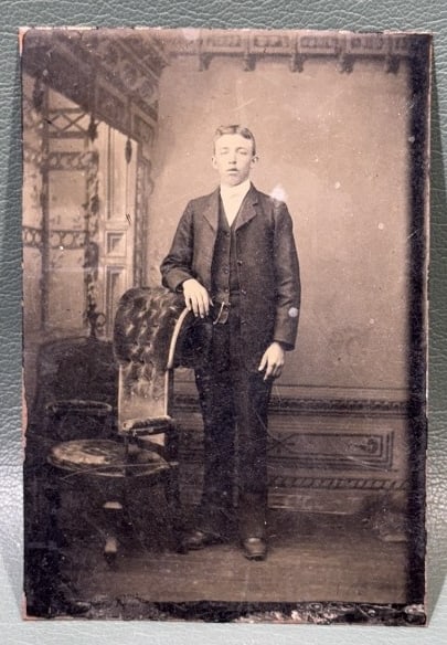 TINTYPE OF CONFEDERATE LIEUTENANT NICHOLAS RIDGLEY: ~