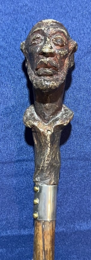 ANT. WALKING STICK W/ CARVED HEAD: 35" X 1"