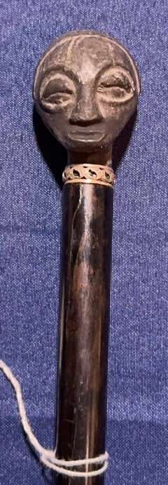ANT. WALKING STICK W/ CARVED HEAD: 42" X 1"