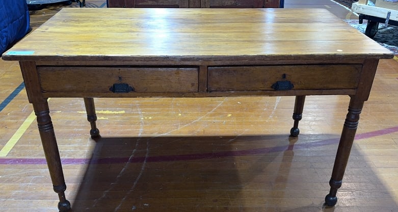 ANT. COUNTRY 2 DRAWER DROP LEAF KITCHEN TABLE (1 of 6)