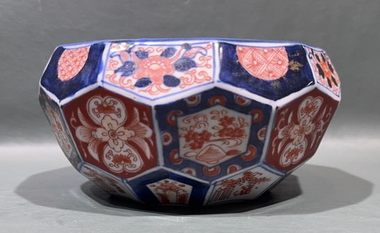JAPANESE AMARI PORCELAIN BOWL W/ GEOMETRIC PANELS: 7" X 4"