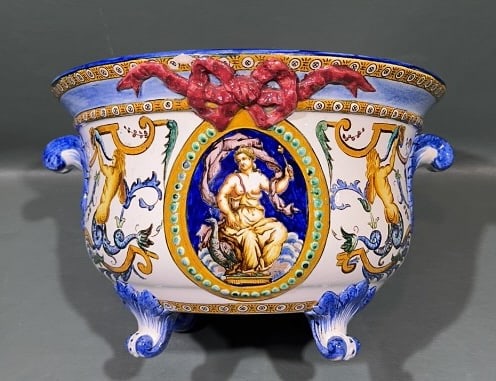 19TH CENTURY FRENCH GIEN FAIENCE CACHE - POT: 7" X 10"