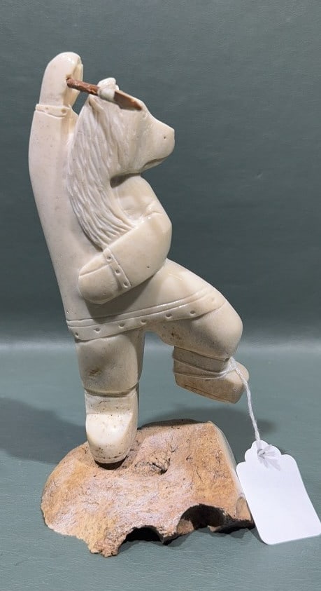 CARVED INUIT BEAR SCULPTURE (1 of 4)
