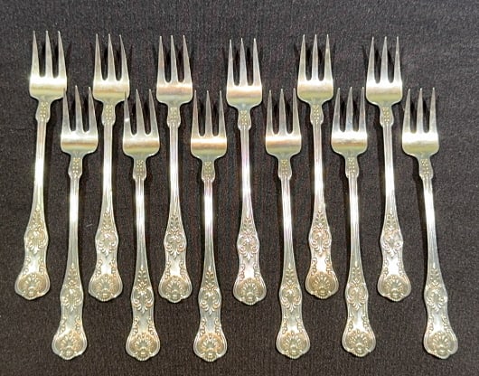 12 HOWARD & CO "QUEEN" PATTERN STERLING SEAFOOD (1 of 3)
