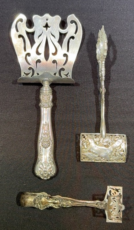 3 STERLING QUALITY SERVING PIECES: 9" X 4" 10.5 OZT
