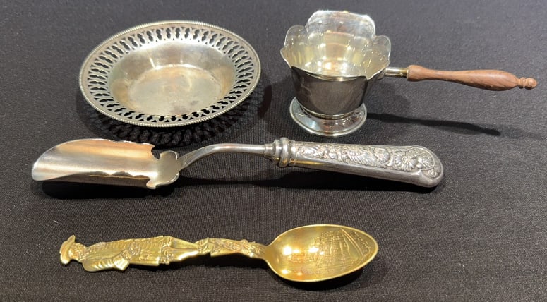STERLING DISH, STERLING CUP & PAIRPOINT BONE MARROW SCOOP: 9"